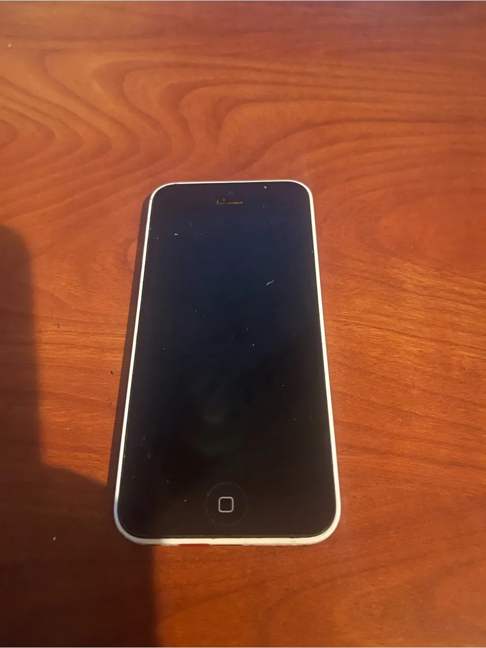 Apple iPhone (White) - 5c (8G) Unlocked Reliable Refurbished Smartphone - Picture 5 of 9